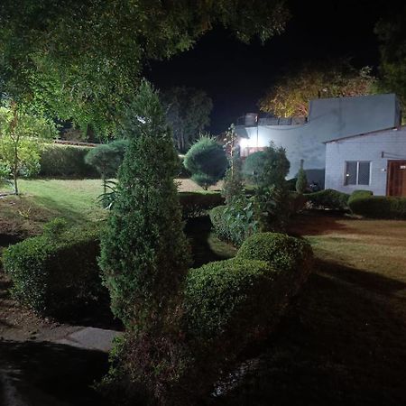 The Swastik Hotel & Resorts And Garden Vrindāvan Exterior photo
