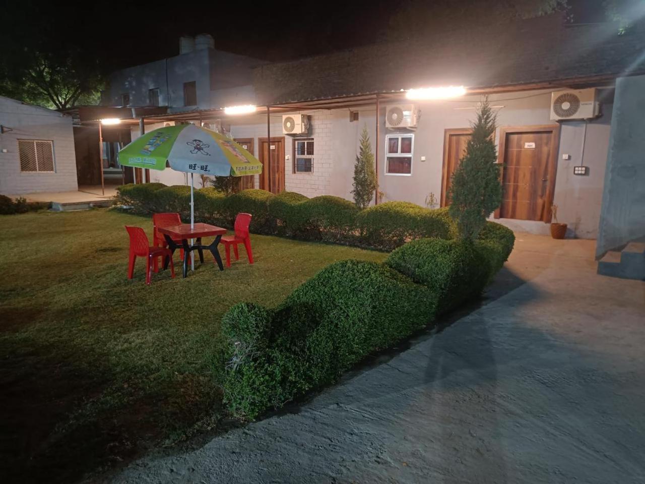 The Swastik Hotel & Resorts And Garden Vrindāvan Exterior photo